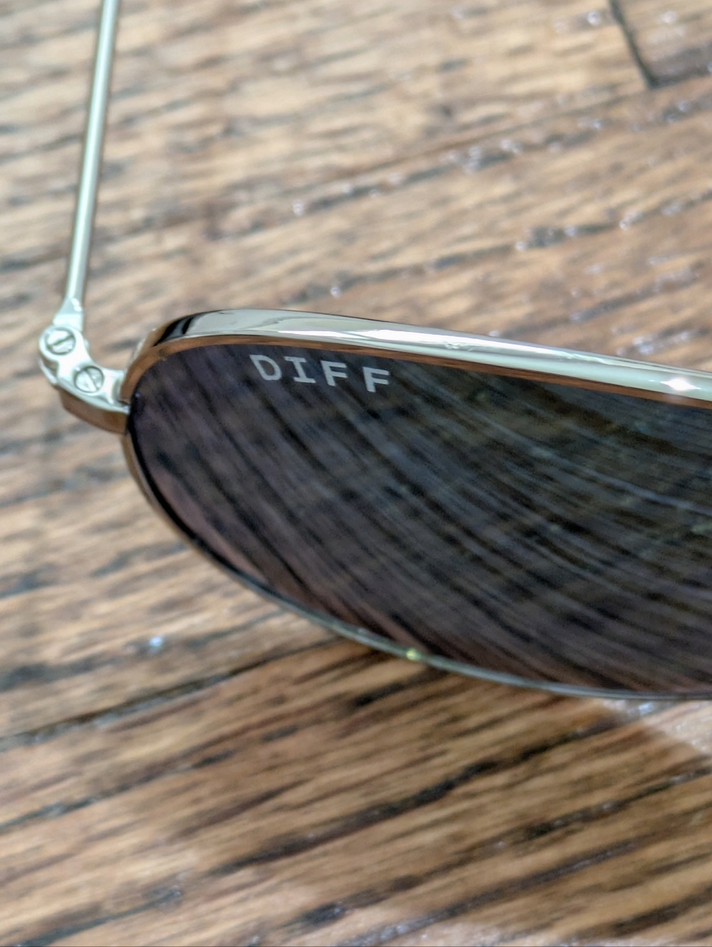 New! DIFF Cruz Gold + Blue Mirror Aviator Sunglasses - Picture 5 of 8